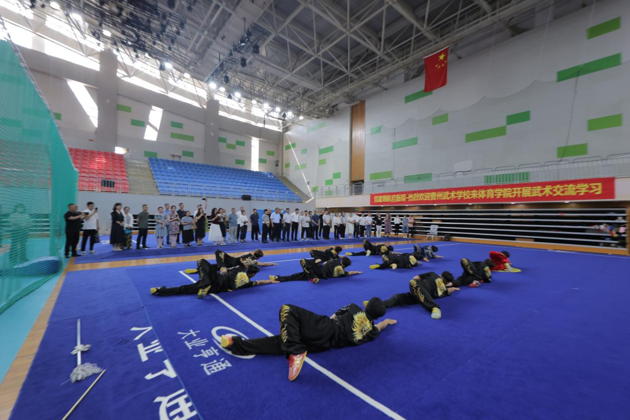“感黨恩、聽黨話、跟黨走 鑄牢中華民族共同體意識”——五支部聯(lián)合開展主題黨日活動
