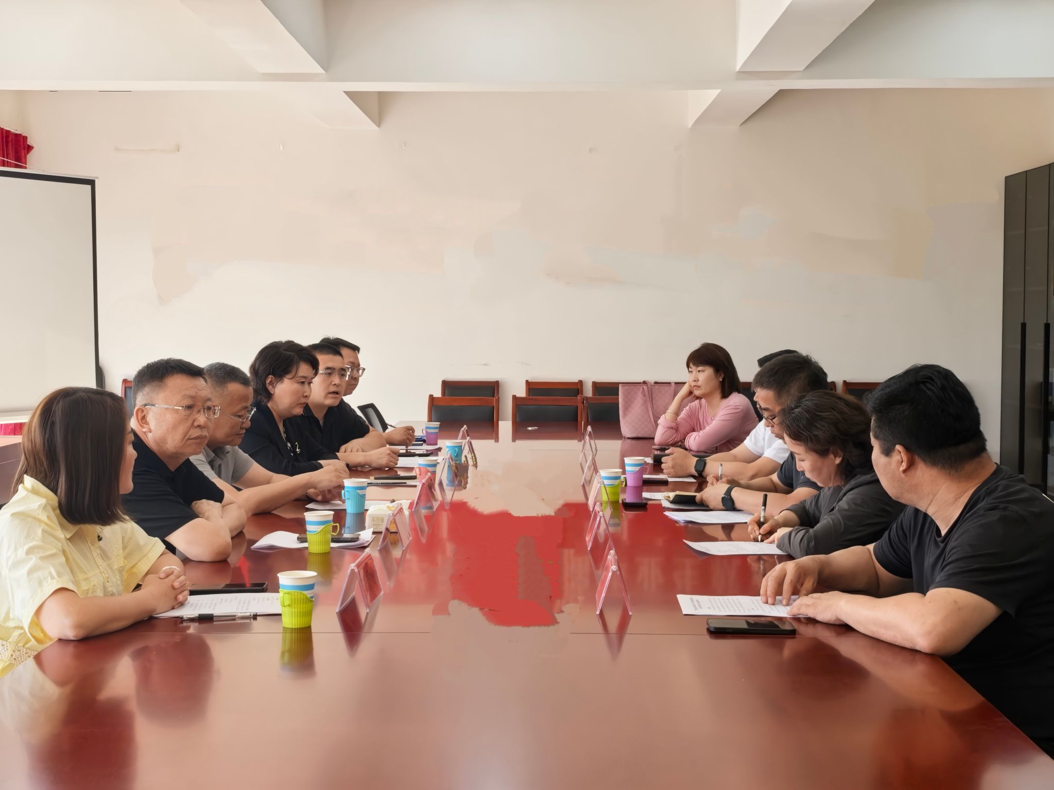 音樂與舞蹈學(xué)院與烏拉特中旗人民政府校地合作洽談會成功舉行
